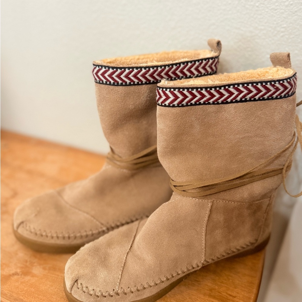 Toms Beige Ankle Boots with Red, white and black chevron pattern at the top.